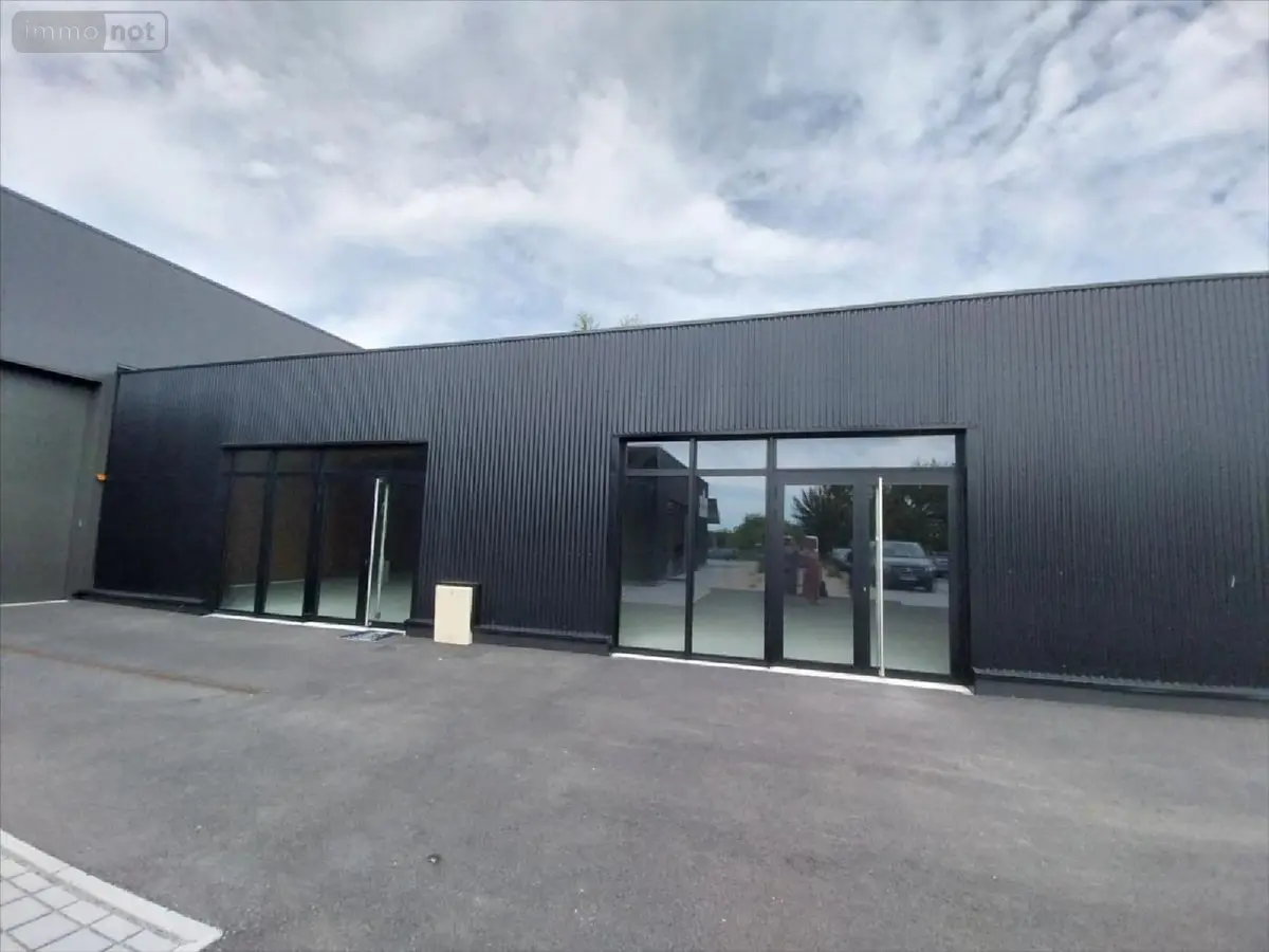 Location fonds et murs commerciaux Vitré 35500 Ille-et-Vilaine 35 82 m2 1 pièce 750 euros 35131-1057229 001