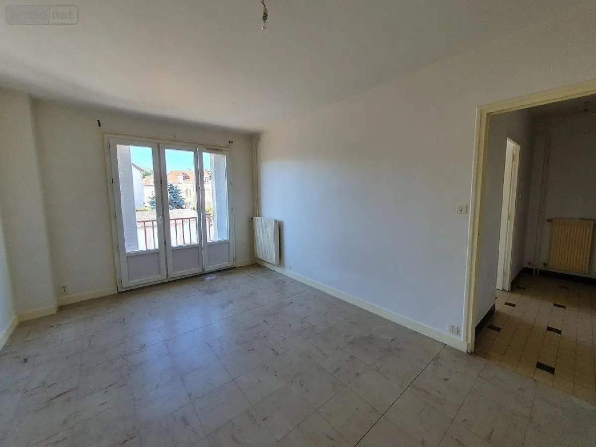 Location appartement Paray-le-Monial 71600 Saône-et-Loire 71 39 m2 1 pièce 290 euros LOC 001