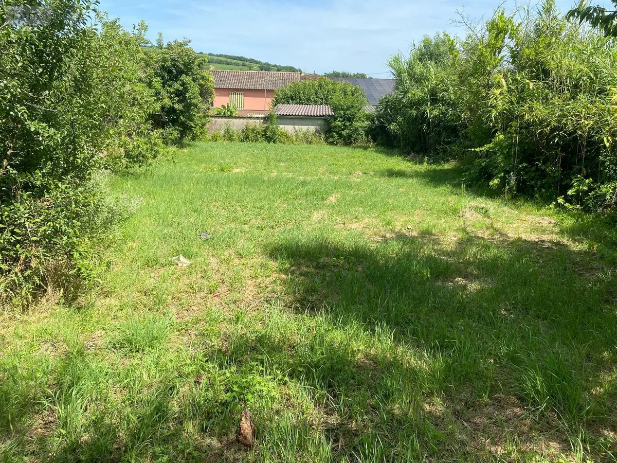 Terrain a batir a vendre Azé 71260 Saône-et-Loire 71 69000 euros TAB 84 001