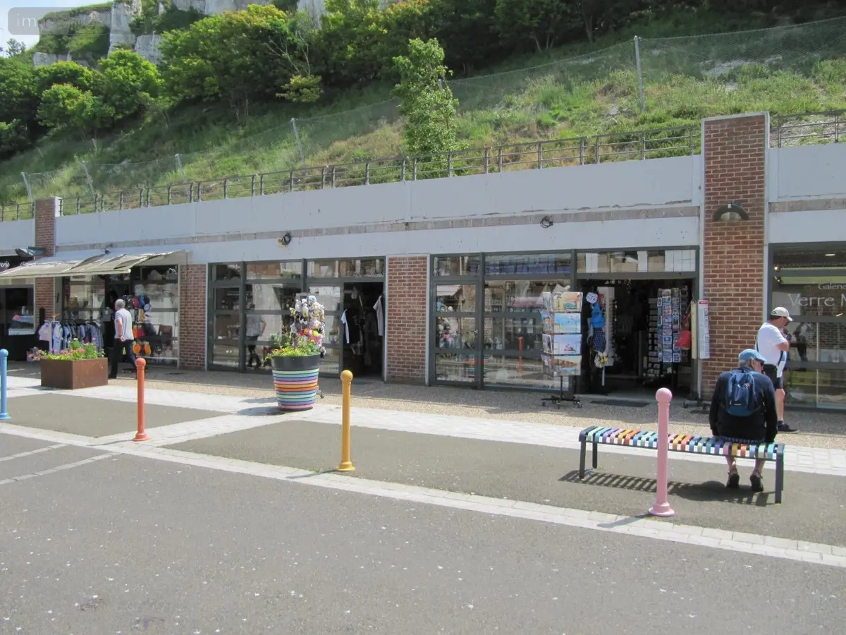 Fonds et murs commerciaux a vendre Le Tréport 76470 Seine-Maritime 76 235000 euros VF051-76041 001