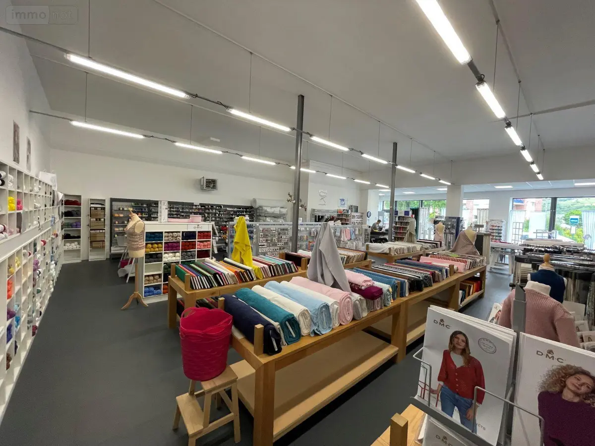 Fonds et murs commerciaux a vendre Eu 76260 Seine-Maritime 76 200 m2 2 pièces 90800 euros 76041/13 001
