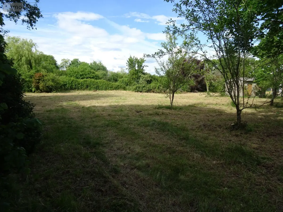 Terrain a batir a vendre Nieuil-l'Espoir 86340 Vienne 86 136240 euros 2503 001