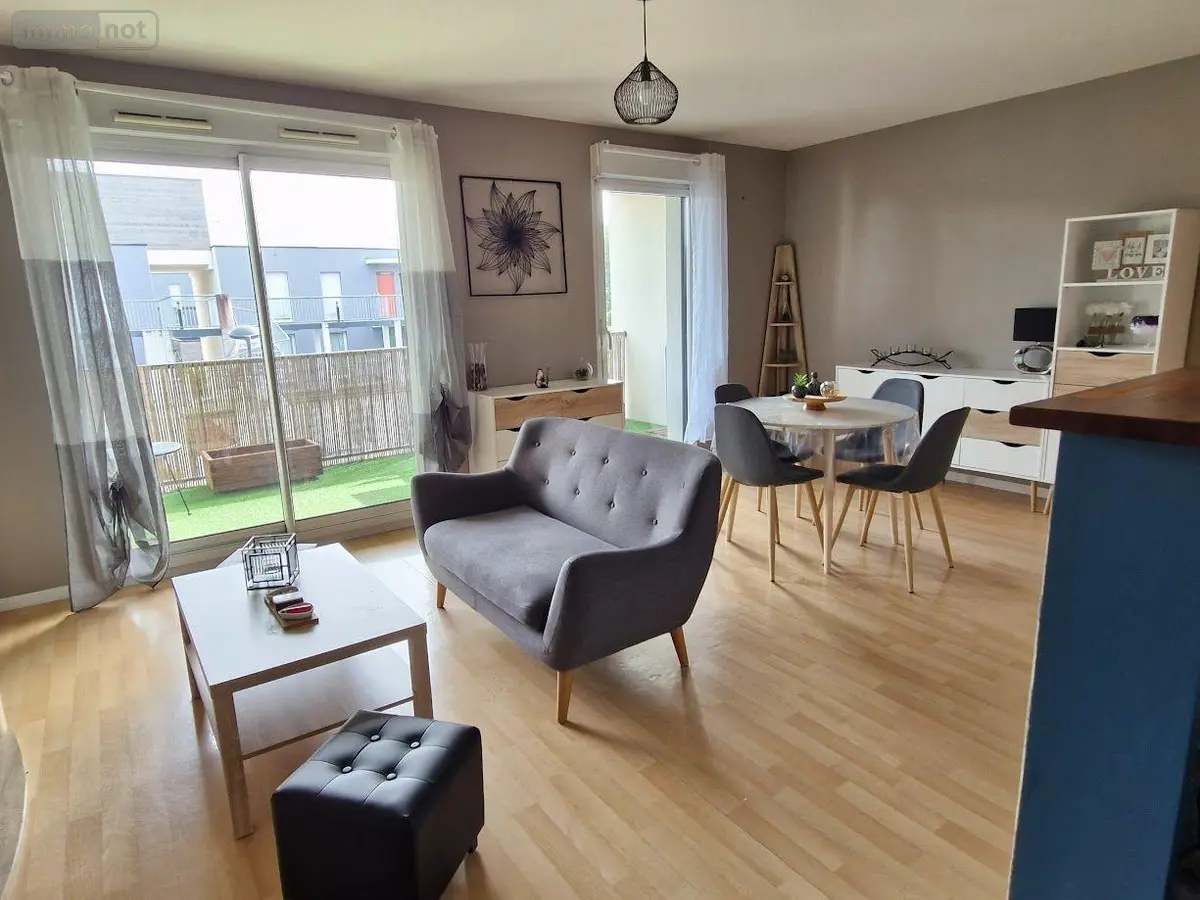 Appartement a vendre Noyal-sur-Vilaine 35530 Ille-et-Vilaine 35 64 m2 3 pièces 189688 euros 104-NR 001