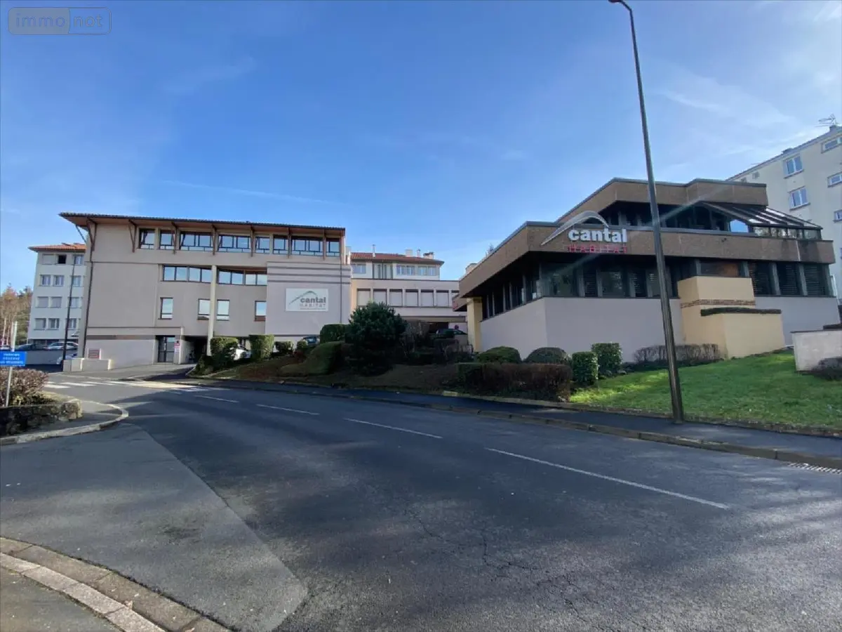 Fonds et murs commerciaux a vendre Aurillac 15000 Cantal 15 1039 m2 38 pièces 1092000 euros 15061-1080773 001