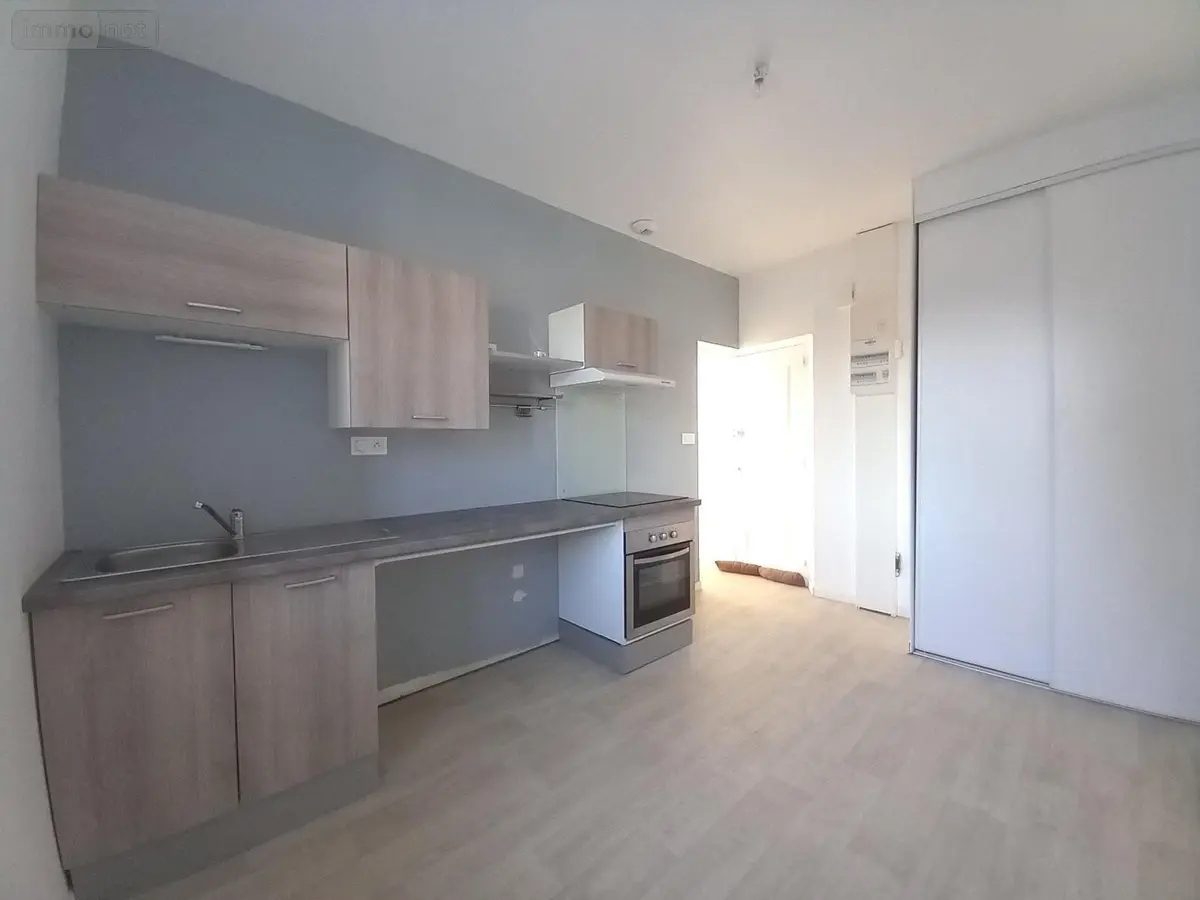 Location appartement Fougères 35300 Ille-et-Vilaine 35 52 m2 2 pièces 450 euros 35034-953349 001