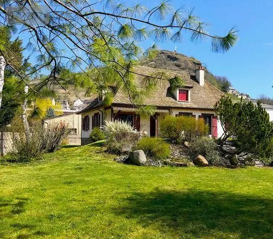 Maison a vendre Murat 15300 Cantal 15 180 m2 429000 euros FG/2435 001