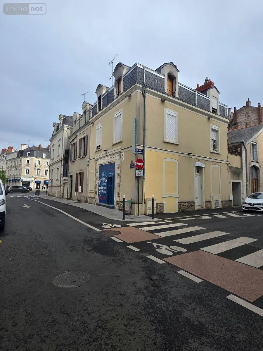 Immeuble de rapport a vendre Angers 49000 Maine-et-Loire 49 242 m2 16 pièces 572000 euros 49115/IMM/509 001