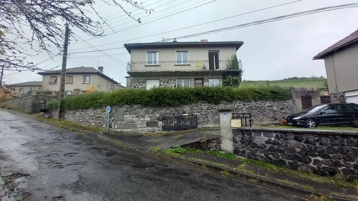 Maison a vendre Allanche 15160 Cantal 15 110 m2 81000 euros FG/2451 001