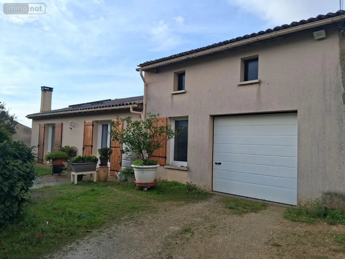 Maison a vendre Saint-Bonnet-sur-Gironde 17150 Charente-Maritime 17 118 m2 5 pièces 164300 euros 33082/341 001