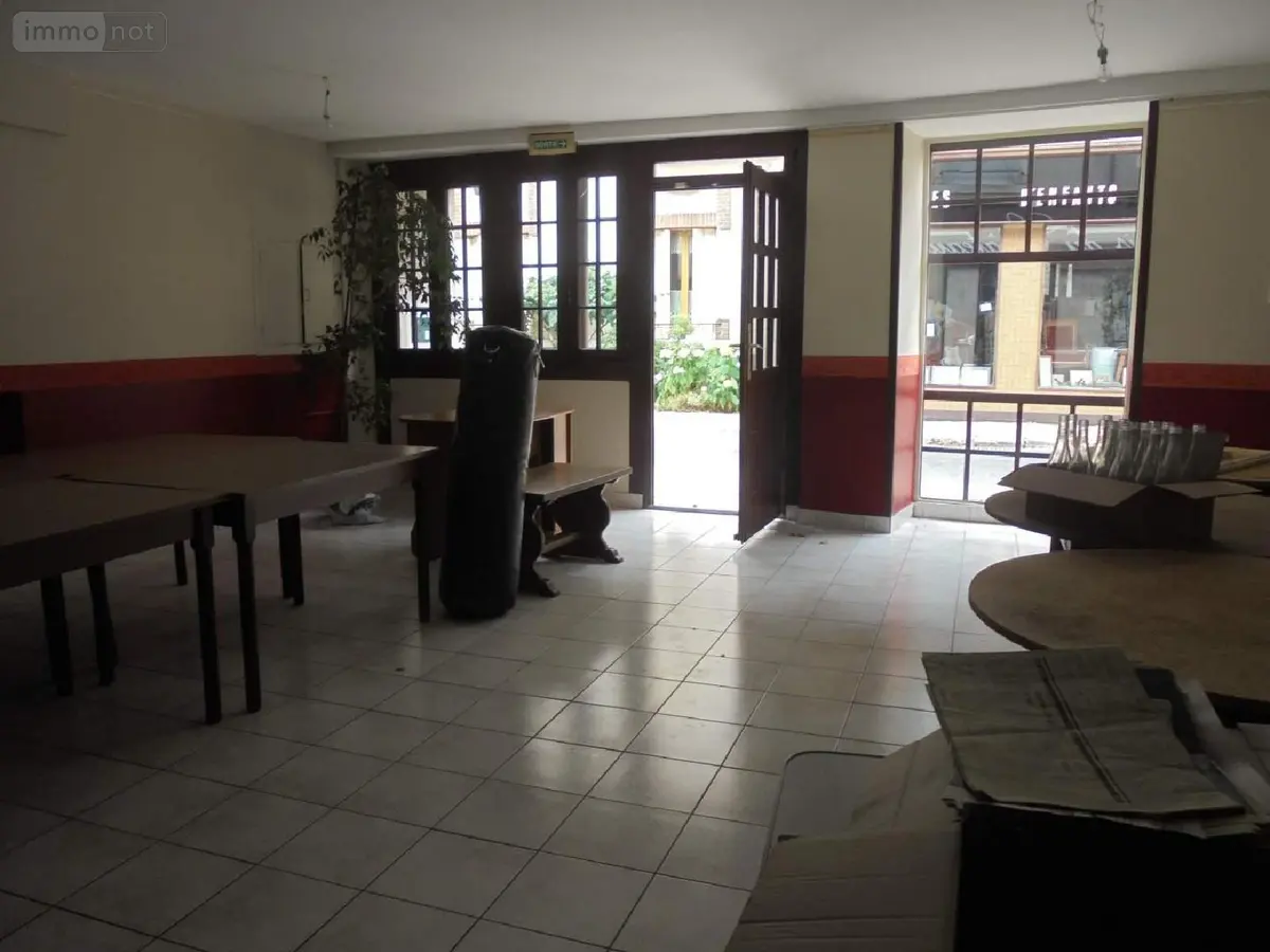 Fonds et murs commerciaux a vendre Beaugency 45190 Loiret 45 203 m2 9 pièces 168200 euros 091/1506 001