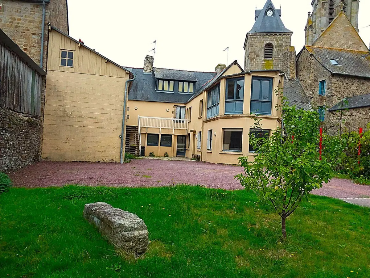 Maison a vendre Bazouges-la-Pérouse 35560 Ille-et-Vilaine 35 274 m2 10 pièces 243800 euros 091-813 001
