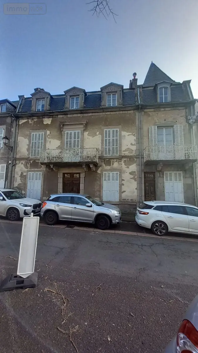 Immeuble de rapport a vendre Murat 15300 Cantal 15 450 m2 106000 euros FG/2498 001