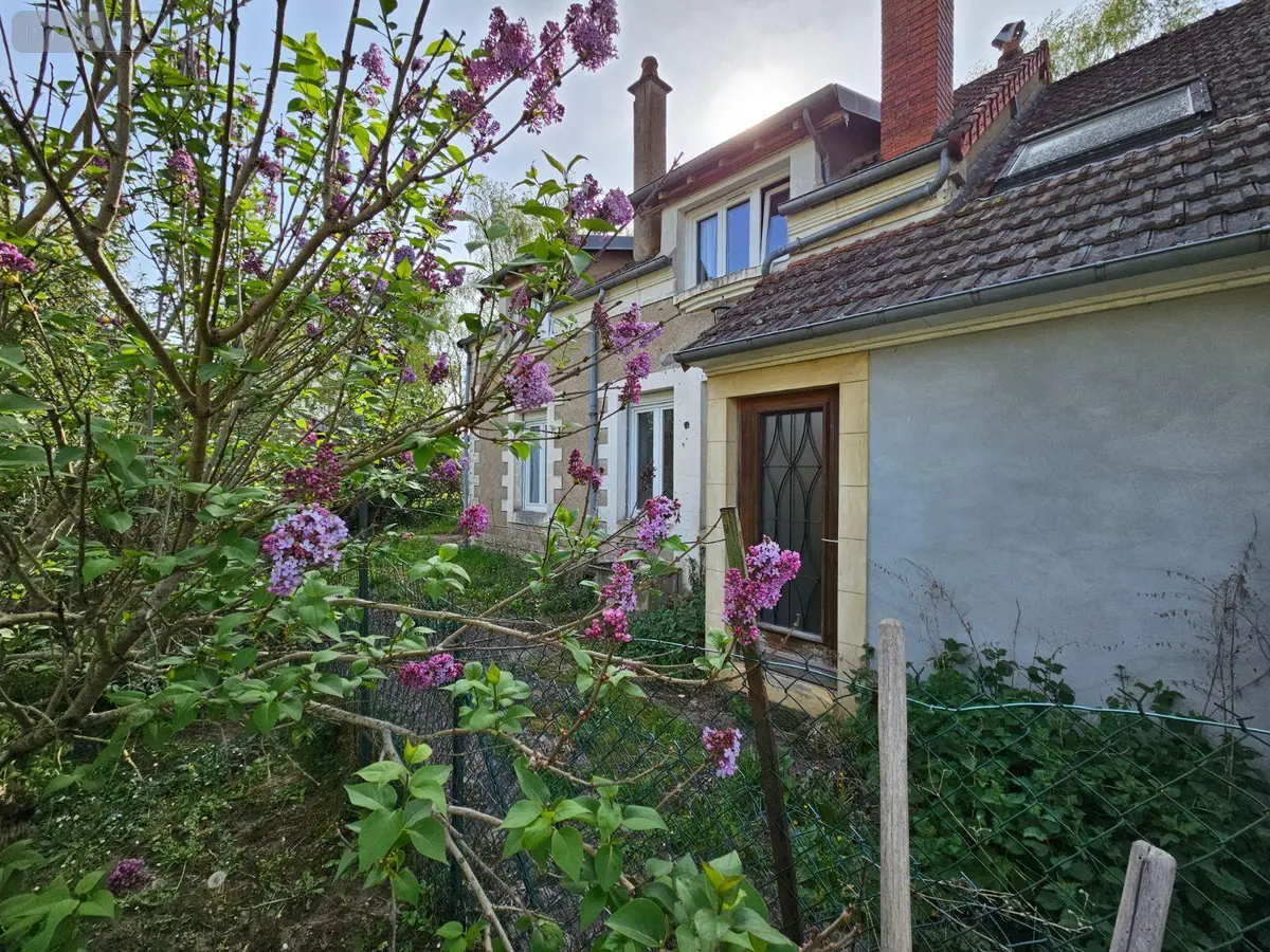 Maison a vendre Saint-Amand-Montrond 18200 Cher 18 132 m2 7 pièces 94340 euros 26064 001