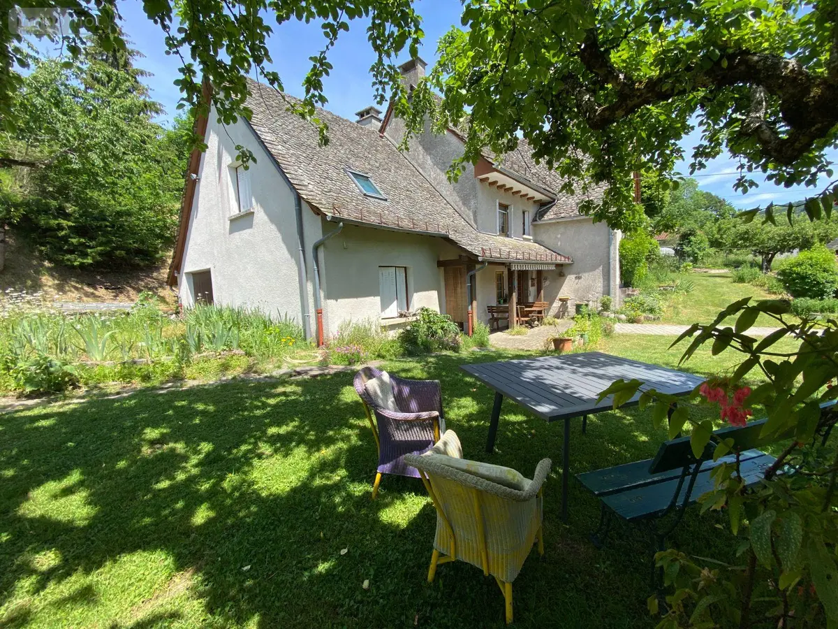Maison a vendre Marmanhac 15250 Cantal 15 157 m2 7 pièces 285000 euros 15061-51 001