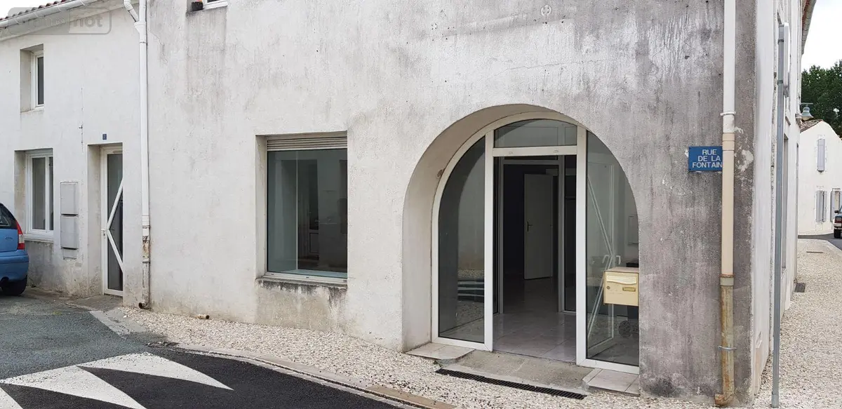 Location fonds et murs commerciaux Le Gua 17600 Charente-Maritime 17 79 m2 3 pièces 600 euros Ref LC 1900 001
