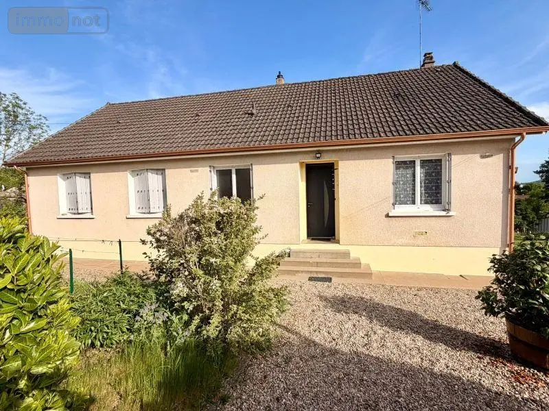 Maison a vendre Saint-Amand-Montrond 18200 Cher 18 109 m2 6 pièces 149680 euros 18022/843 001