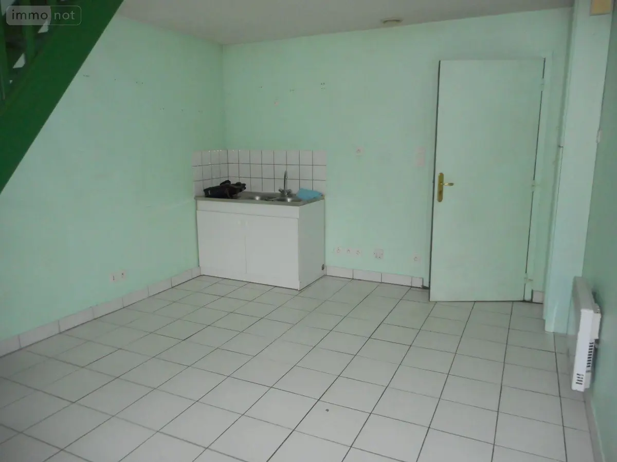 Location appartement Condé-en-Normandie 14110 Calvados 14 23 m2 2 pièces 299 euros 14085-3669 001