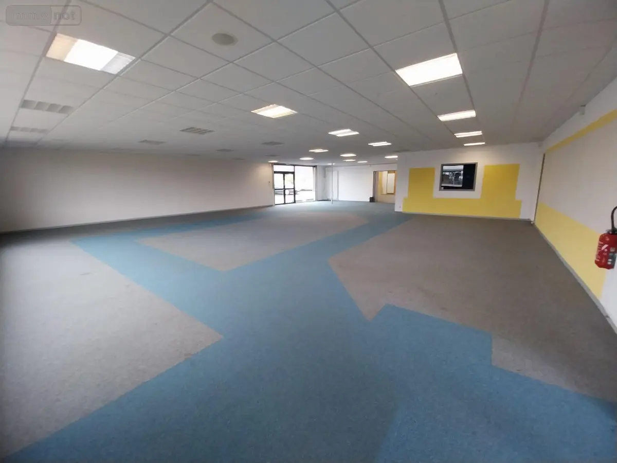 Fonds et murs commerciaux a vendre Vitré 35500 Ille-et-Vilaine 35 180 m2 2 pièces 441945 euros 35131-244 001