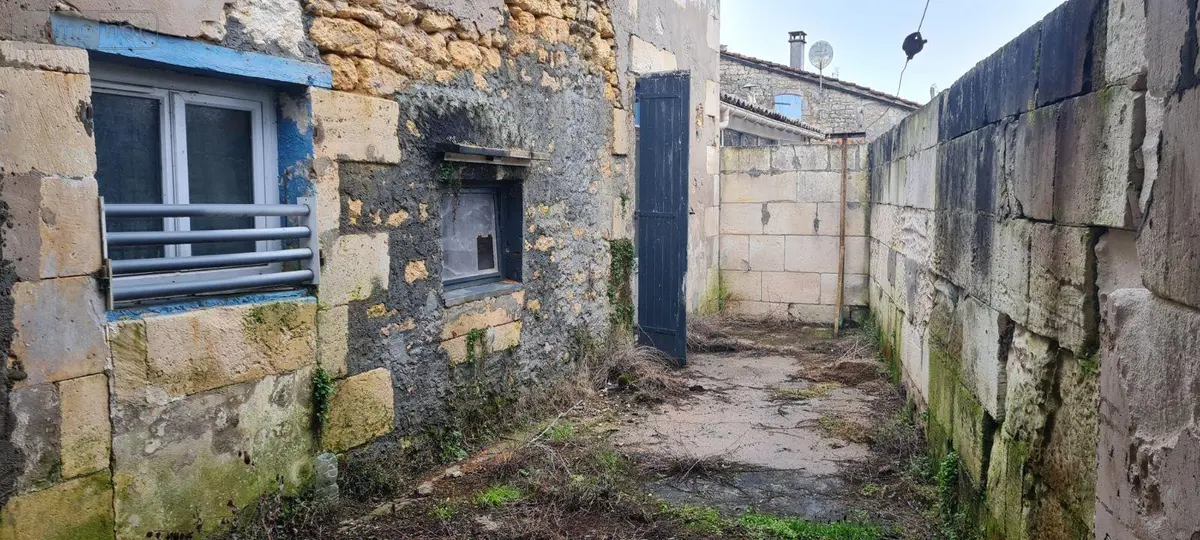 Maison a vendre Le Gua 17600 Charente-Maritime 17 5 pièces 152250 euros Ref 02076 001