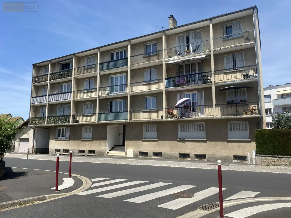 Appartement a vendre Arpajon-sur-Cère 15130 Cantal 15 147 m2 7 pièces 203520 euros 15061-58 001