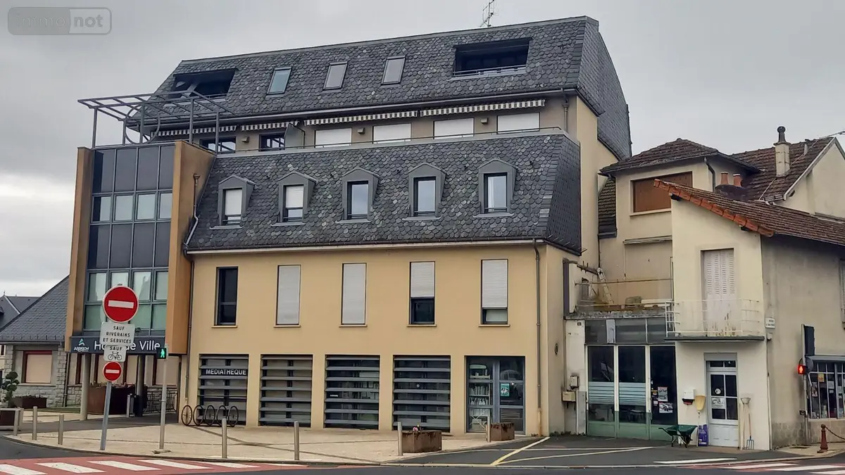Appartement a vendre Arpajon-sur-Cère 15130 Cantal 15 84 m2 148400 euros MG/2534 001