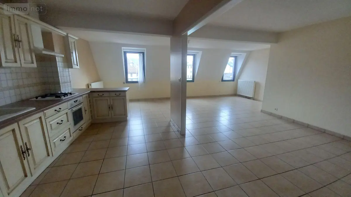 Appartement a vendre Arpajon-sur-Cère 15130 Cantal 15 84 m2 148400 euros MG/2534 001