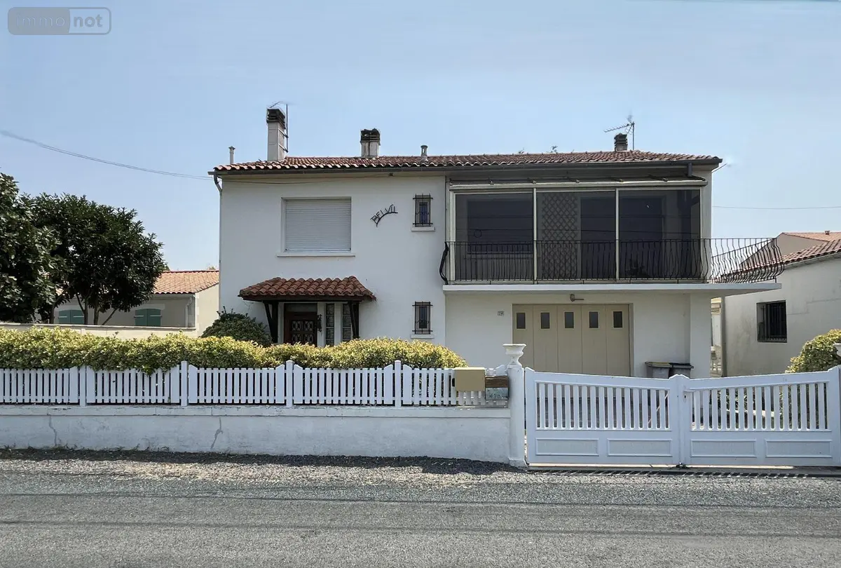 Maison a vendre Marans 17230 Charente-Maritime 17 181 m2 7 pièces 343200 euros VD/652 001