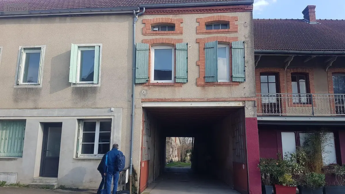 Location appartement Montpont-en-Bresse 71470 Saône-et-Loire 71 105 m2 3 pièces 450 euros GERANCE 15 001