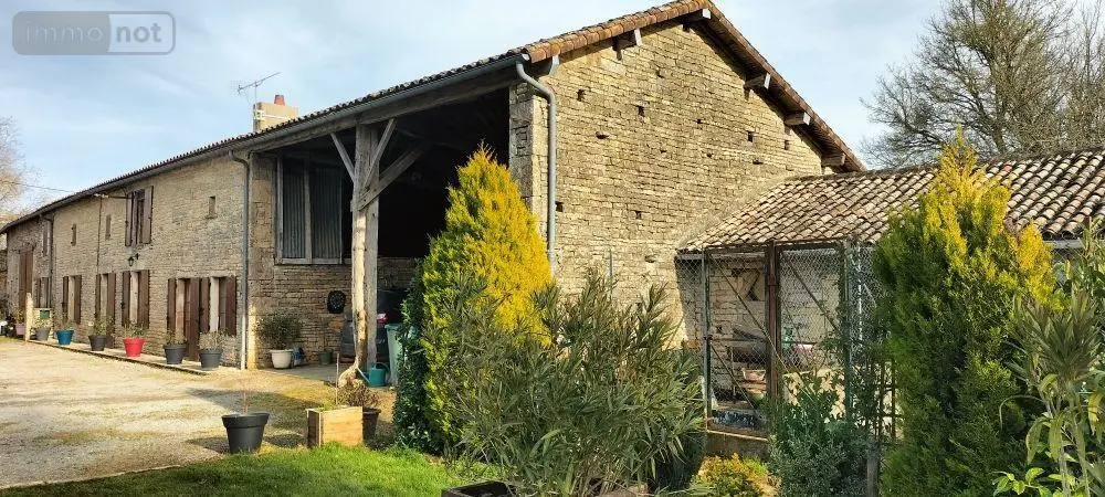 Maison a vendre Lezay 79120 Deux-Sèvres 79 175 m2 7 pièces 167900 euros 1705 001
