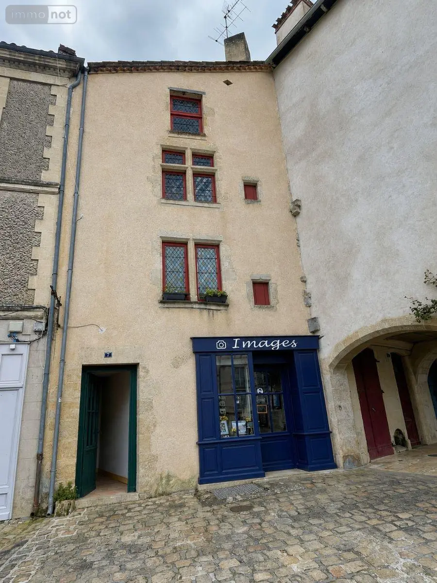 Immeuble de rapport a vendre Bazas 33430 Gironde 33 250 m2 286200 euros 33062-35 001