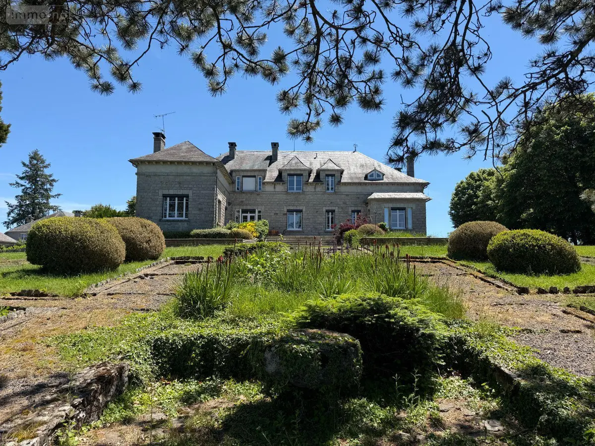 Maison a vendre Mauriac 15200 Cantal 15 379 m2 11 pièces 551200 euros 15060/1269 001