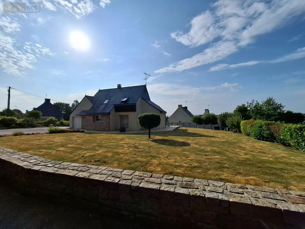 Maison a vendre Saint-Nicolas-du-Pélem 22480 Côtes-d'Armor 22 115 m2 6 pièces 241500 euros 22075/MAIS1673 001
