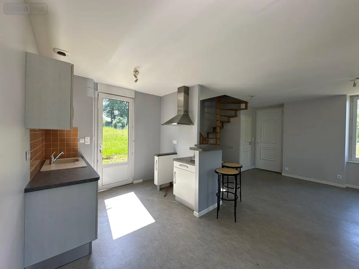 Location maison Sornac 19290 Corrèze 19 60 m2 3 pièces 550 euros UL 167 001