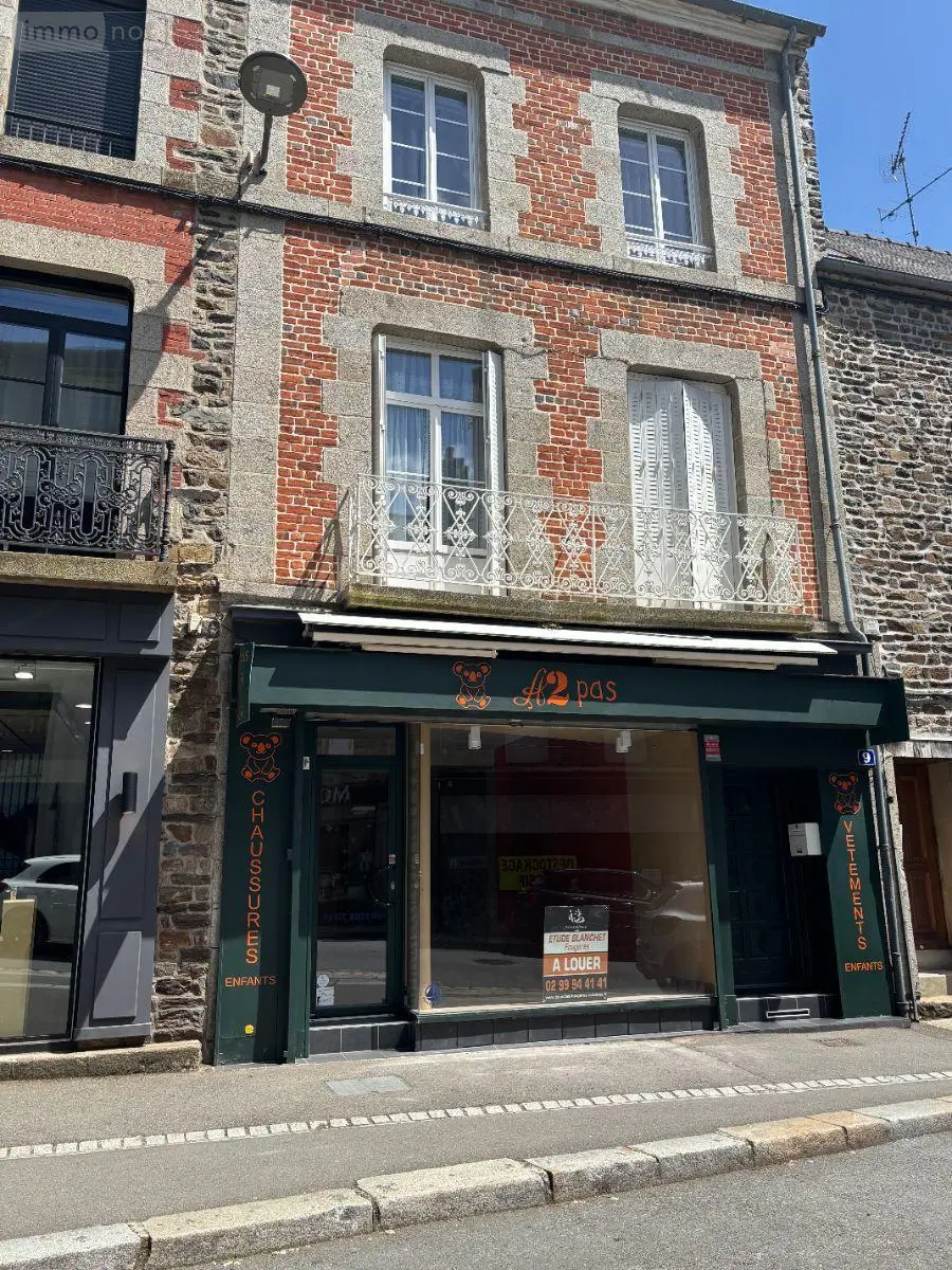 Location fonds et murs commerciaux Fougères 35300 Ille-et-Vilaine 35 34 m2 1 pièce 700 euros 1372 001