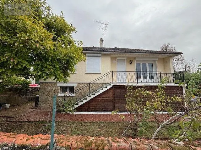 Maison a vendre Saint-Amand-Montrond 18200 Cher 18 122 m2 5 pièces 173600 euros 18022/852 001