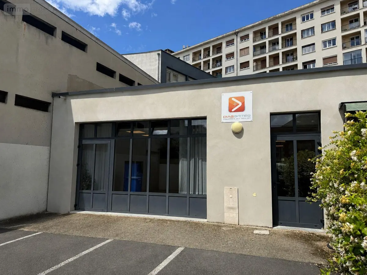 Location fonds et murs commerciaux Troyes 10000 Aube 10 166 m2 1500 euros 10010/466 001