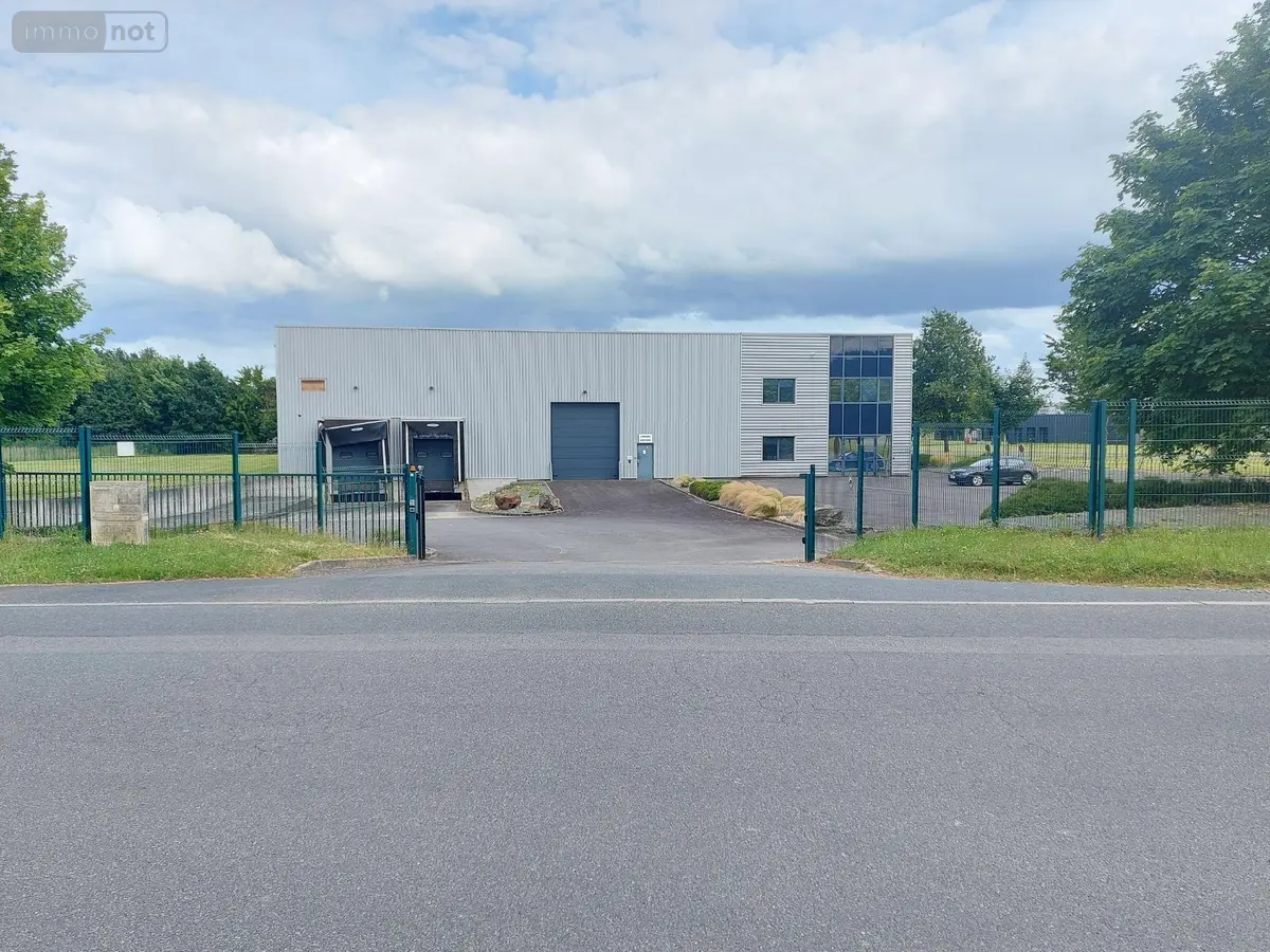 Fonds et murs commerciaux a vendre Tinténiac 35190 Ille-et-Vilaine 35 12 pièces 1268000 euros 091-878 001
