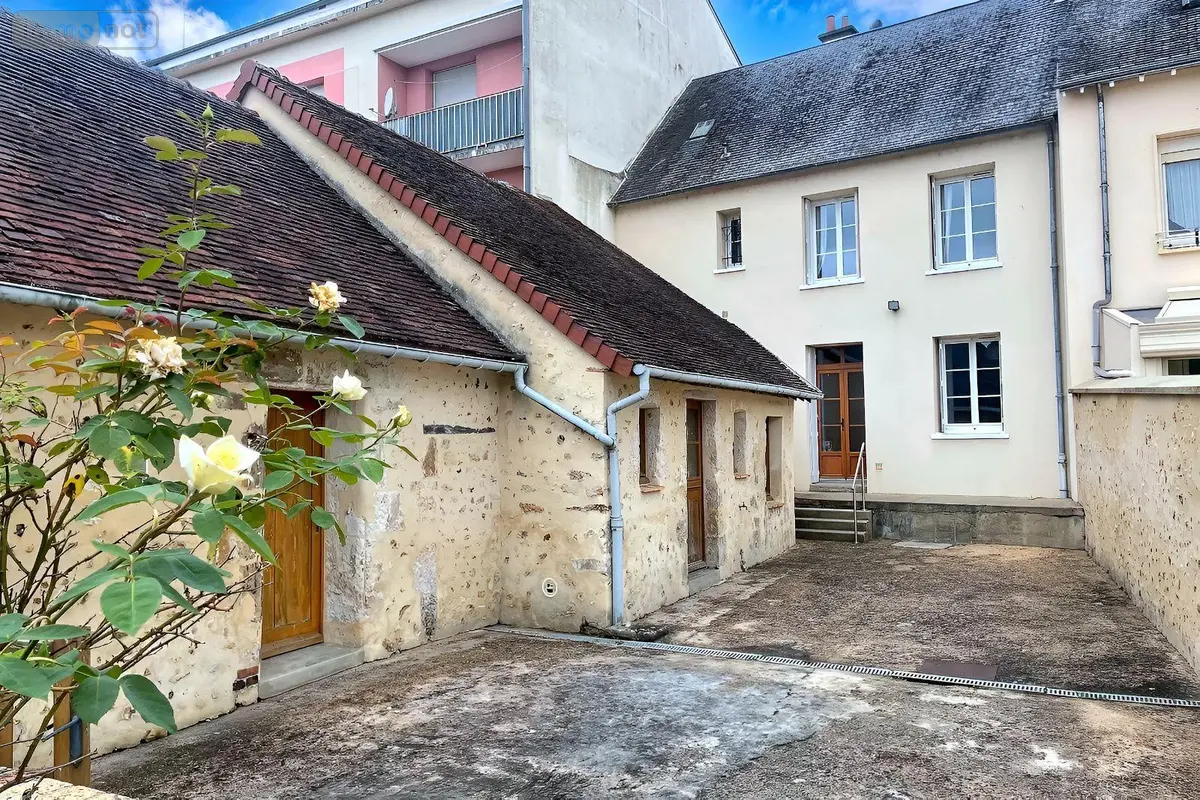 Maison a vendre Nogent-le-Rotrou 28400 Eure-et-Loir 28 102 m2 7 pièces 155400 euros 11247/283 001