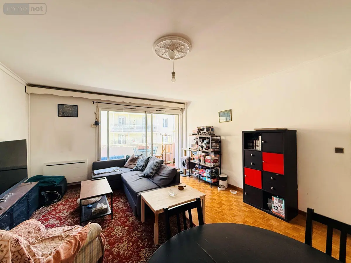 Appartement a vendre Marseille 6e Arrondissement 13006 Bouches-du-Rhône 13 77 m2 3 pièces 210000 euros 10521/43 001