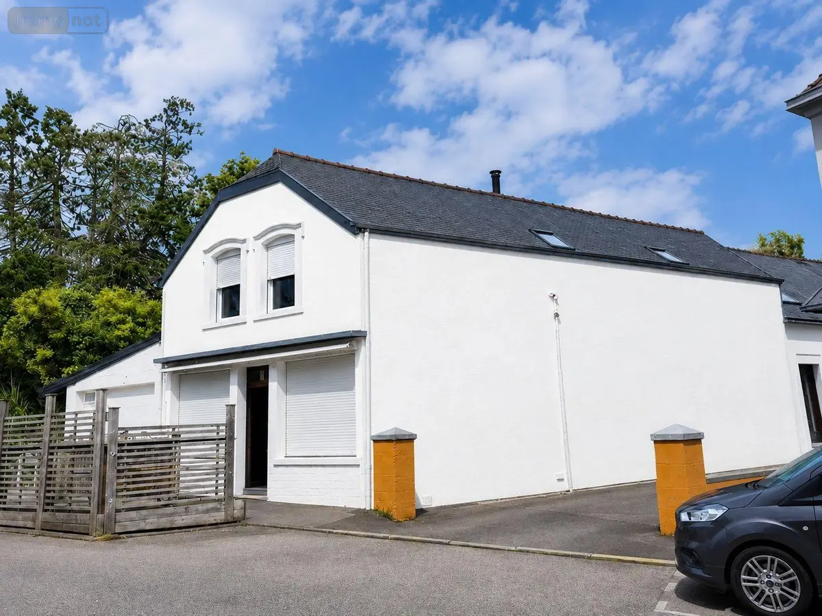 Immeuble de rapport a vendre Scaër 29390 Finistère 29 295000 euros 29143-143 002