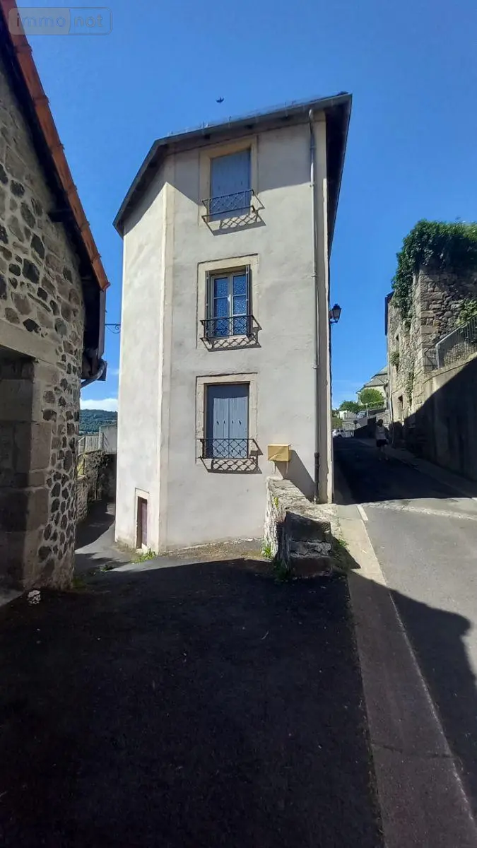 Maison a vendre Murat 15300 Cantal 15 73 m2 90400 euros FG/2559 001