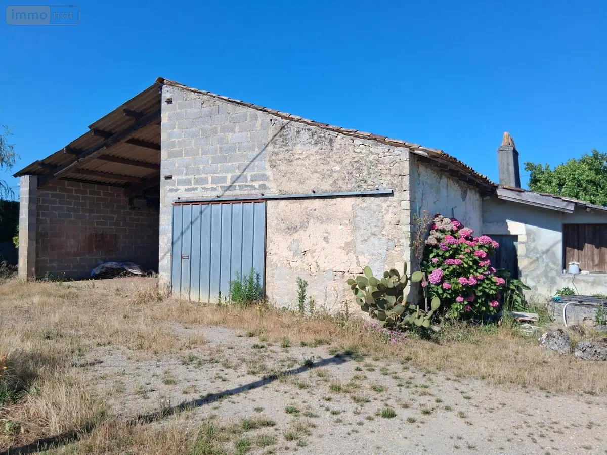 Maison a vendre Saint-Ciers-sur-Gironde 33820 Gironde 33 122 m2 3 pièces 24500 euros 33082/408 001