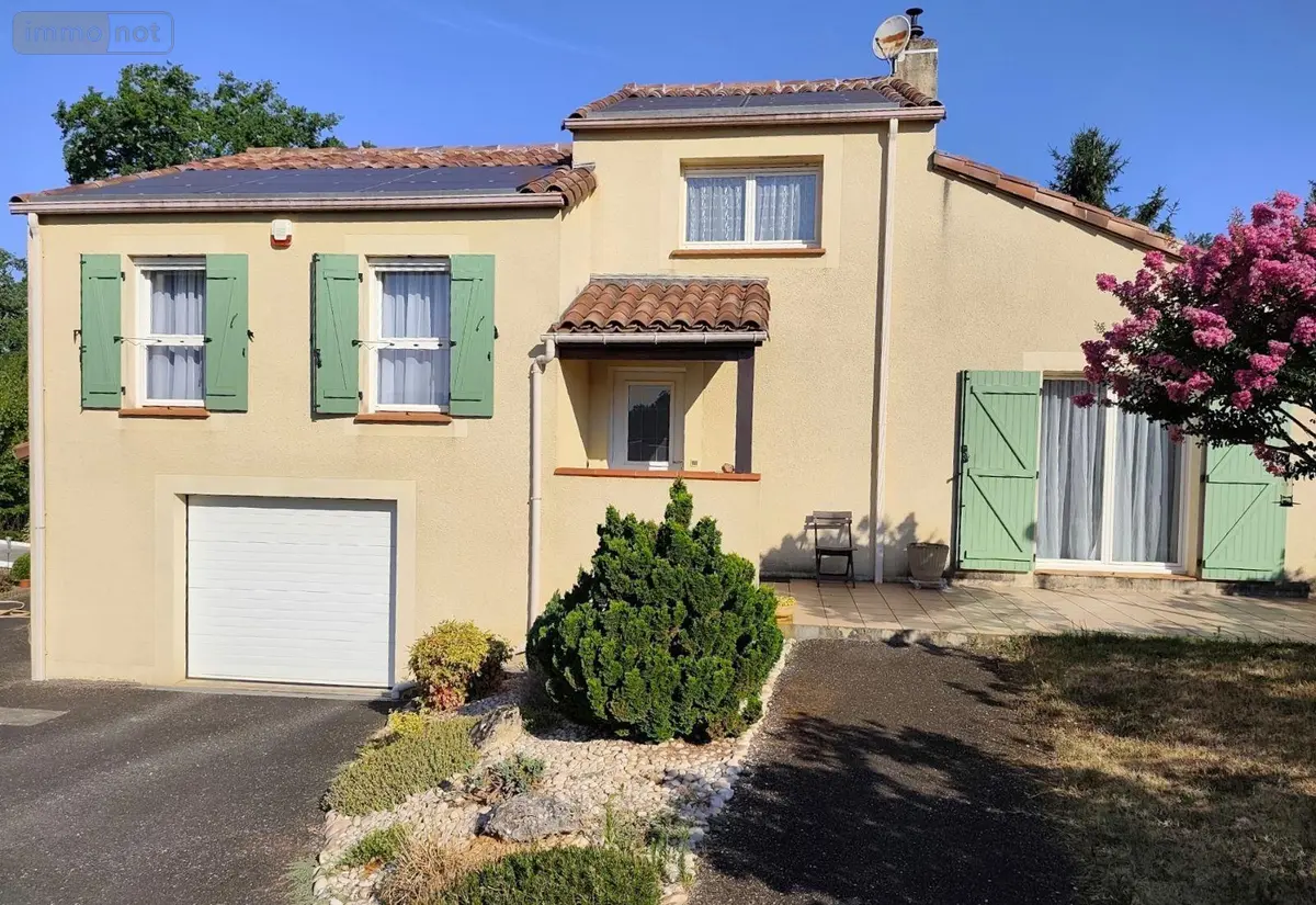 Maison a vendre Gourdon 46300 Lot 46 109 m2 5 pièces 260500 euros 46041/457 001
