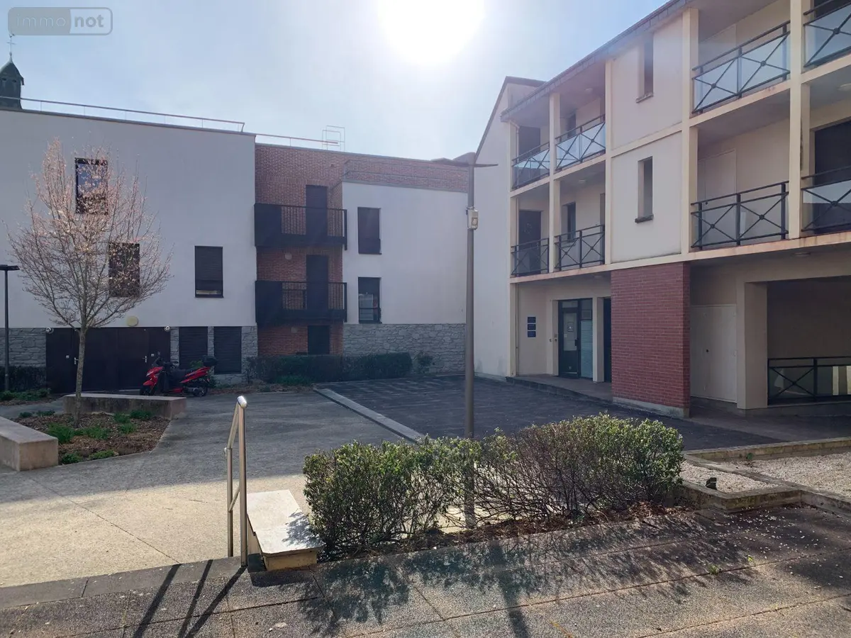 Location fonds et murs commerciaux Saint-Gilles 35590 Ille-et-Vilaine 35 47 m2 2 pièces 735 euros 050/165 001