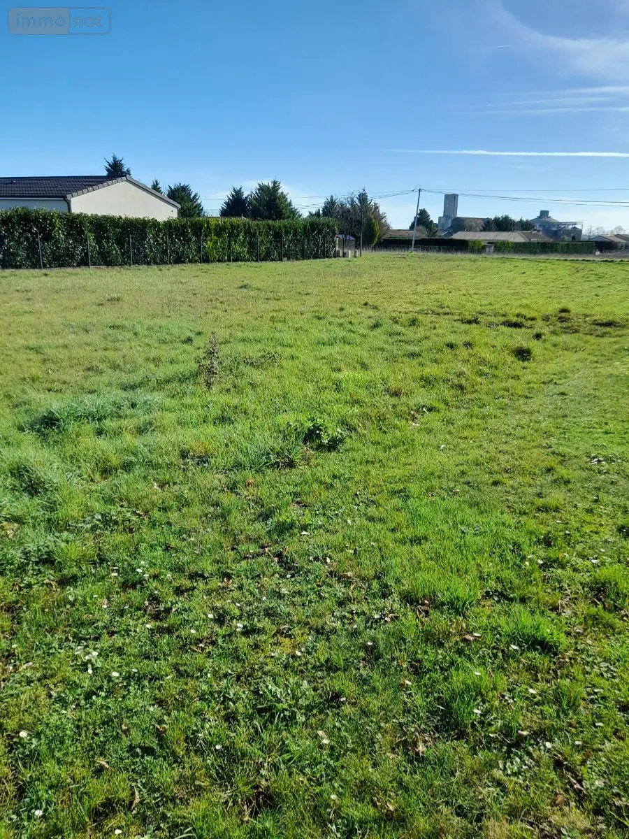 Terrain a batir a vendre Saint-Jean-de-Sauves 86330 Vienne 86 16000 euros 86056/8 001