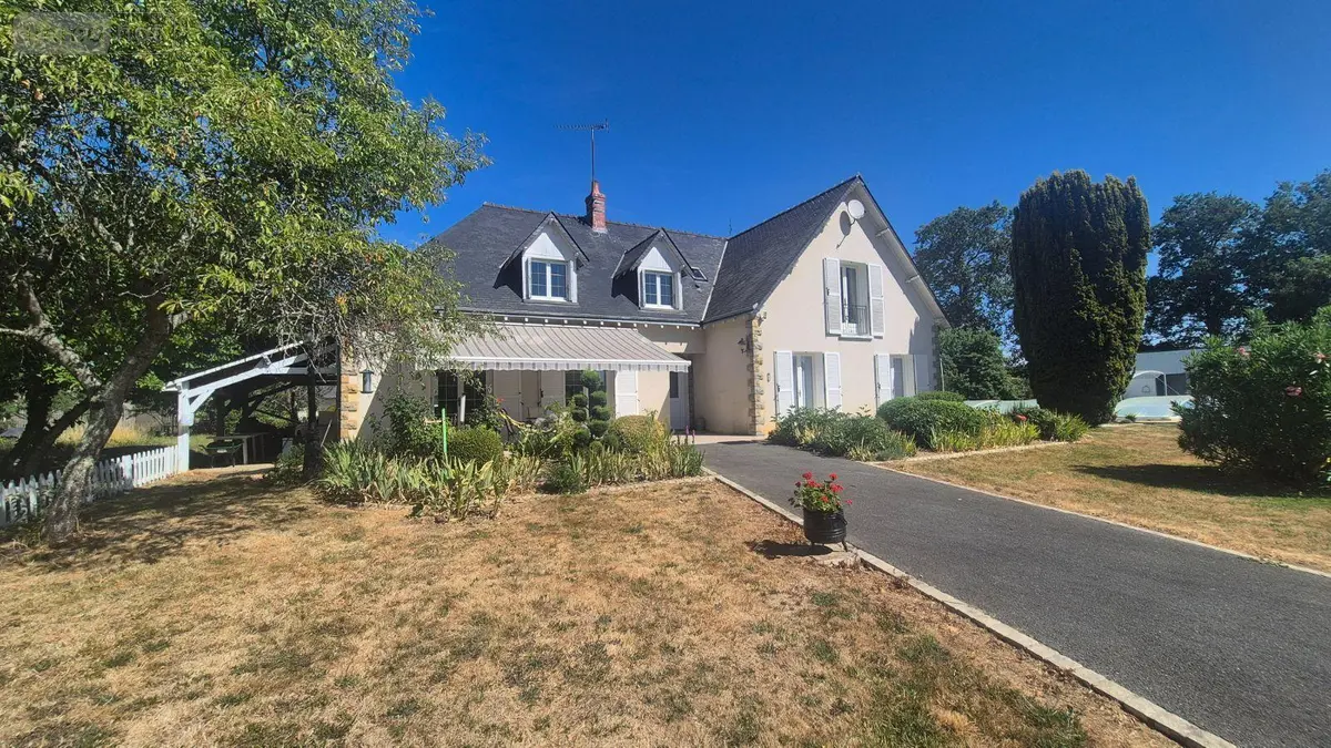 Maison a vendre Neuvy-Saint-Sépulchre 36230 Indre 36 210 m2 8 pièces 249600 euros CG/451 001