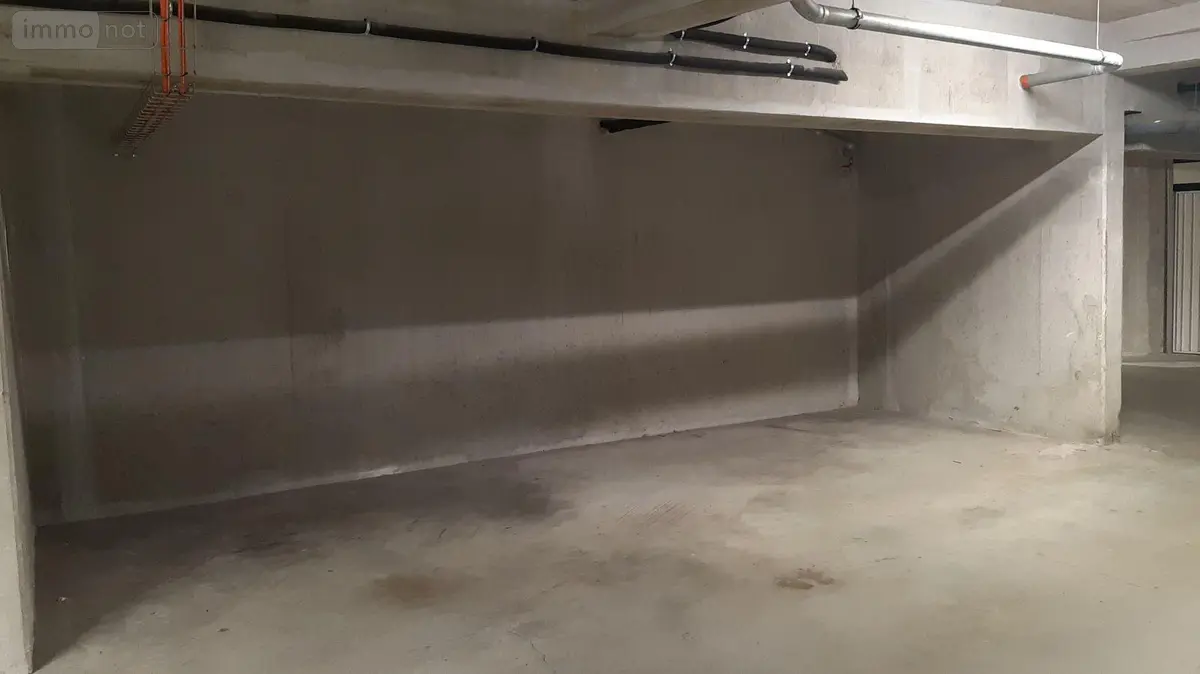 Garage et parking a vendre Rennes 35000 Ille-et-Vilaine 35 14 m2 1 pièce 24380 euros 010/2270 001