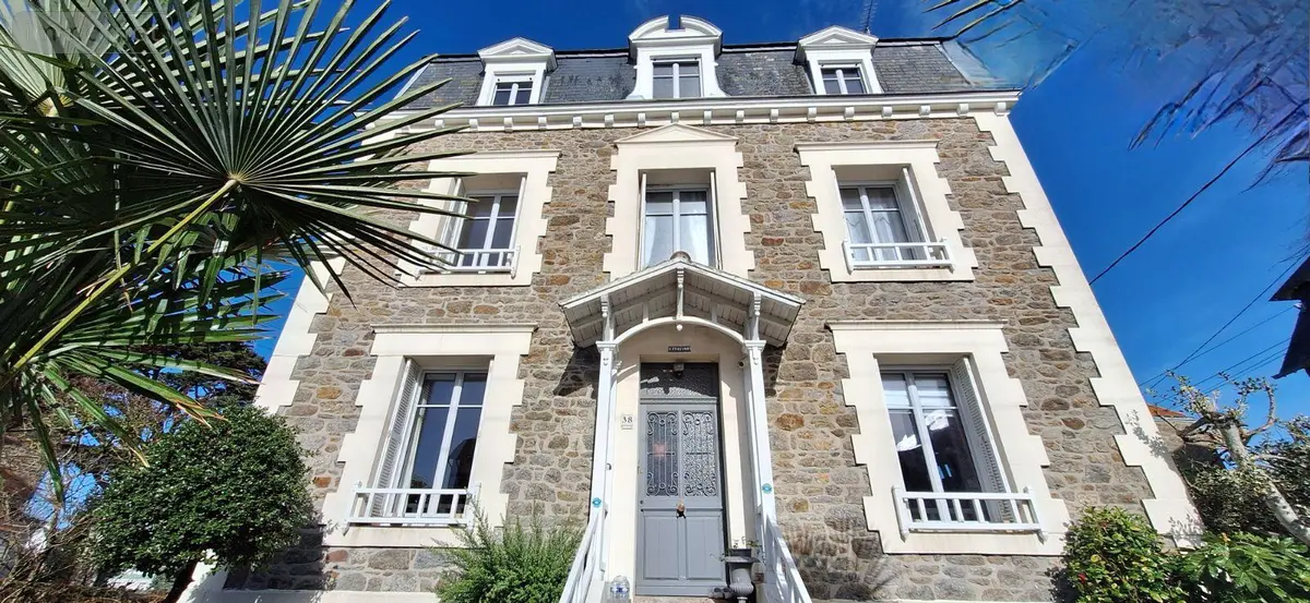 Maison a vendre Dinard 35800 Ille-et-Vilaine 35 222 m2 14 pièces 1452550 euros 137/4118 001