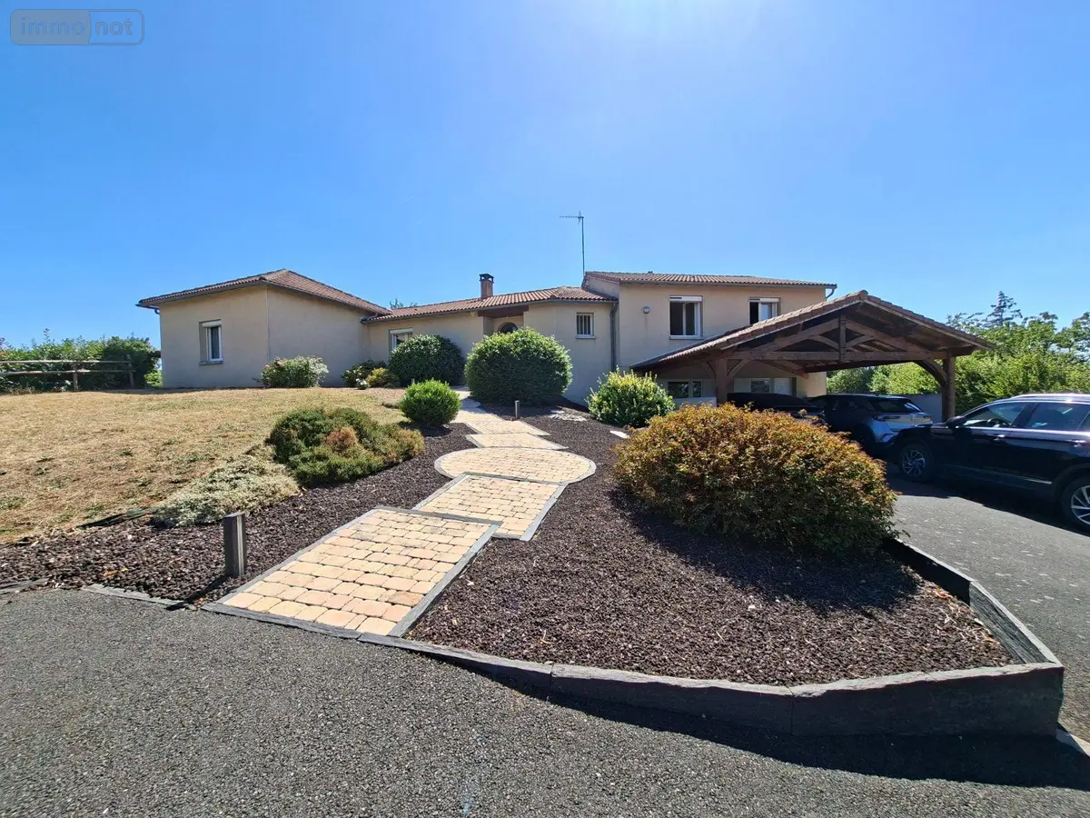 Maison a vendre Bressuire 79300 Deux-Sèvres 79 134 m2 6 pièces 287375 euros AGM 100** 001