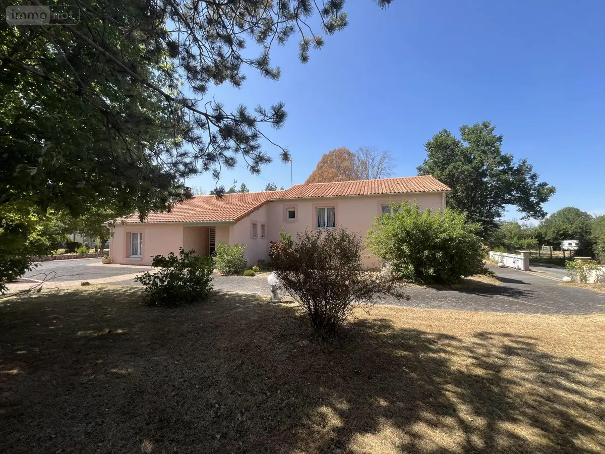 Maison a vendre Argentonnay 79150 Deux-Sèvres 79 170 m2 5 pièces 225750 euros AGM 101** 001